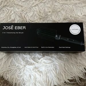 Volumizing hot brush